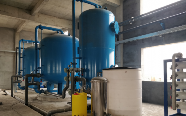 河北滄州50T單級反滲透安裝現(xiàn)場