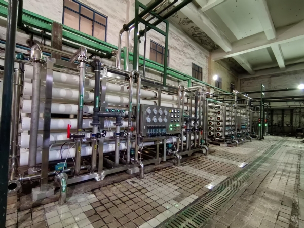 唐山160噸超濾和120噸雙級反滲透+110噸EDI安裝完成